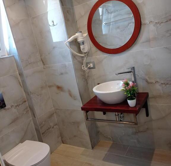 Deluxe Trippelrum, Tre Isole Ksamil