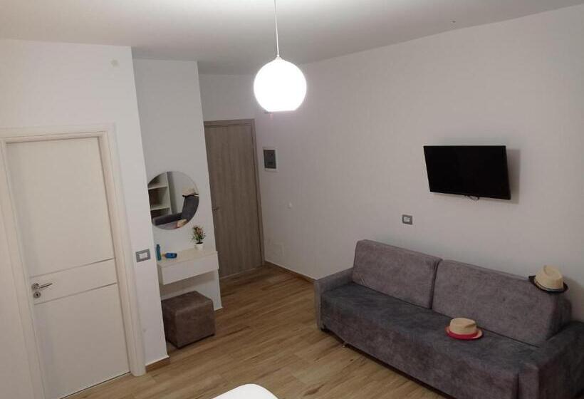 Deluxe Trippelrum, Tre Isole Ksamil