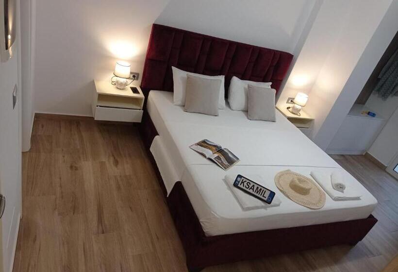 Deluxe Studio, Tre Isole Ksamil