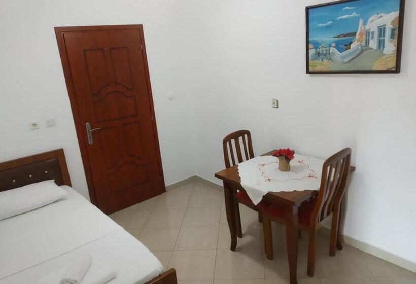 استودیو استاندارد با تراس, Tre Isole Ksamil