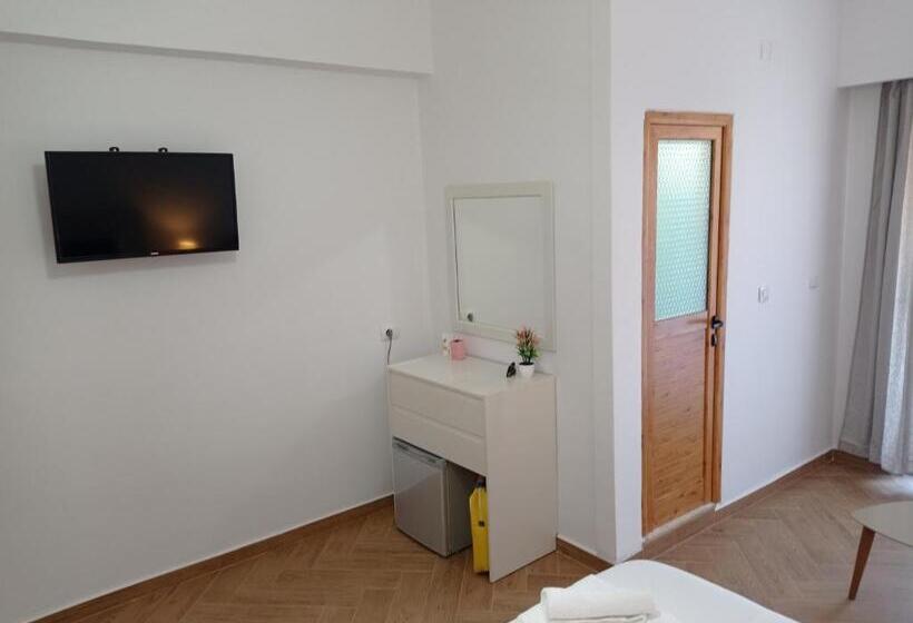 Standardstudio med terrass, Tre Isole Ksamil