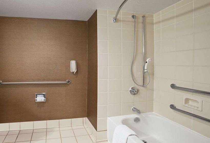 סוויטה, Embassy Suites By Hilton Austin Arboretum