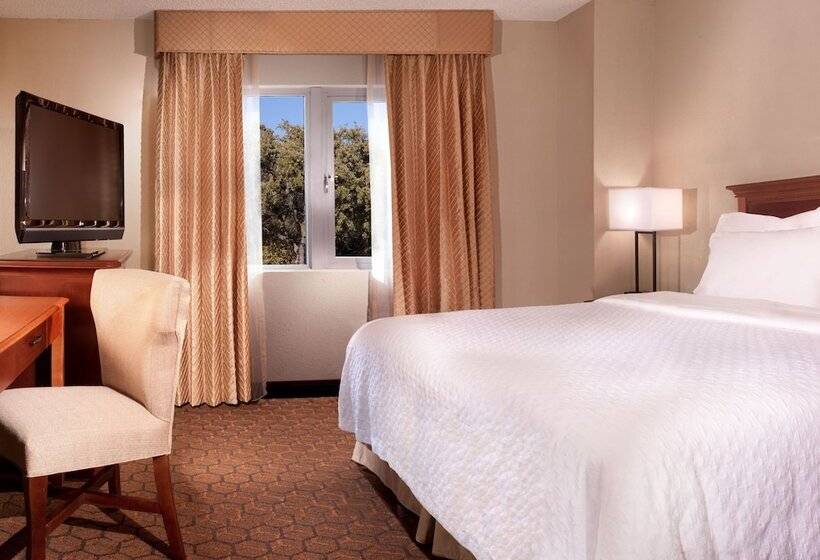 סוויטת פרמיום, Embassy Suites By Hilton Austin Arboretum