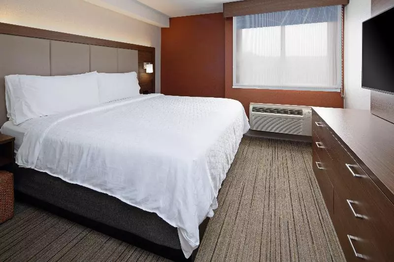 Sviitti King-vuode, Holiday Inn Express Seattle Sea Tac Airport, An Ihg