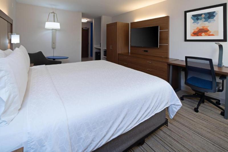 Engelliler için Büyük Çift Kişilik Yataklı Standart Oda, Holiday Inn Express Seattle   Sea Tac Airport, An Ihg