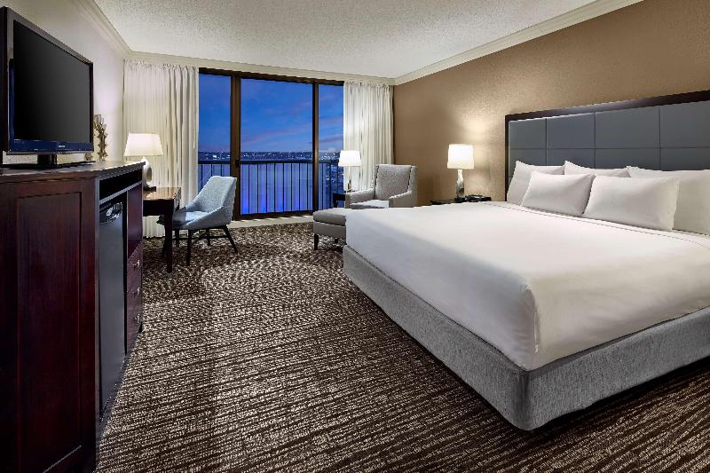 Номер Клуб Кровать Кинг, Hyatt Regency Tulsa Downtown