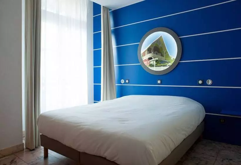 Camera Standard, Le Dauphin