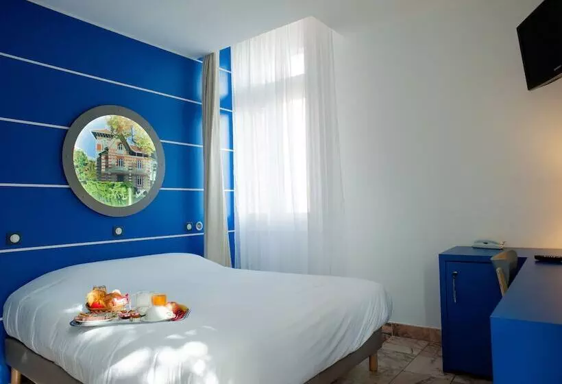 Camera Standard Individuale, Le Dauphin