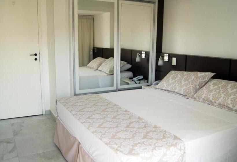 شقة غرفة واحدة, Littoral Tambau Flat