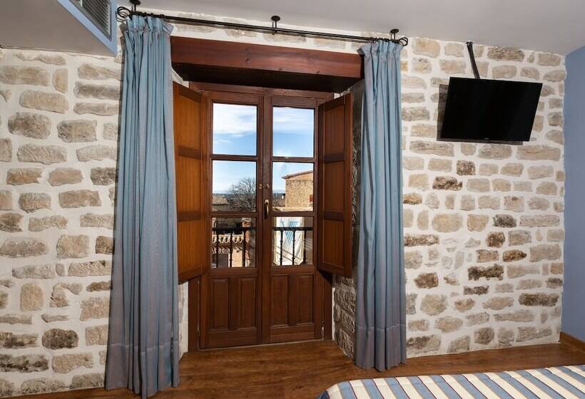 Номер Стандарт, Palacio De Pujadas By Mij