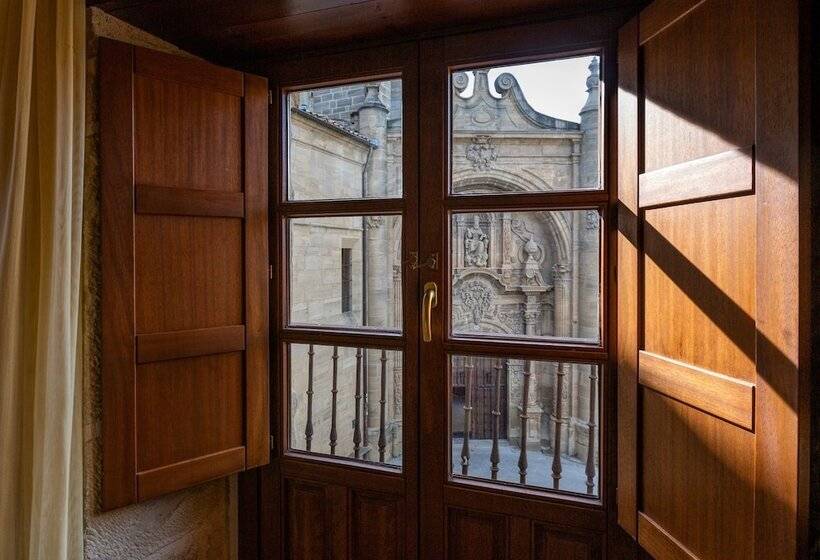 Номер Стандарт, Palacio De Pujadas By Mij