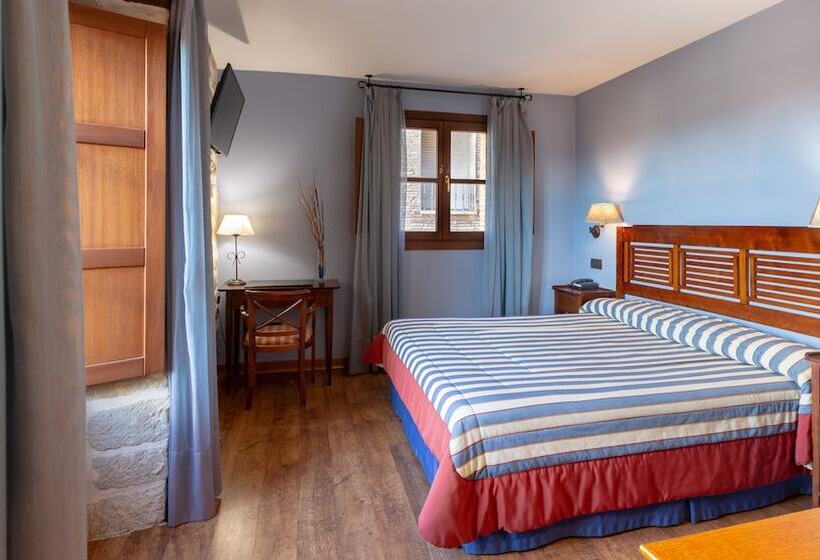 Номер Стандарт, Palacio De Pujadas By Mij