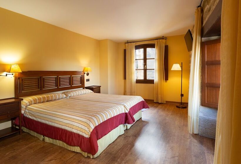 Номер Стандарт, Palacio De Pujadas By Mij