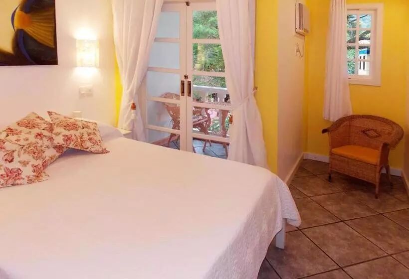 اتاق استاندارد سه تخته با بالکن, Pousada Casablanca