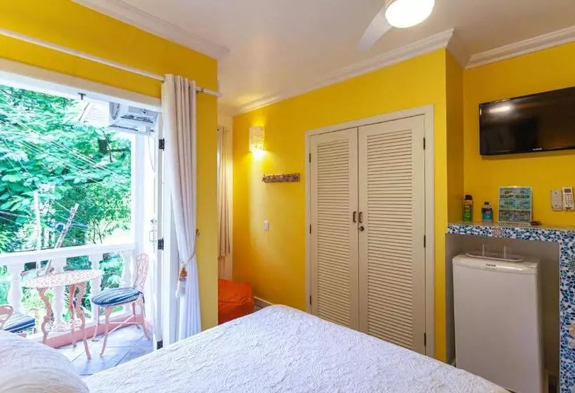 اتاق استاندارد سه تخته با بالکن, Pousada Casablanca