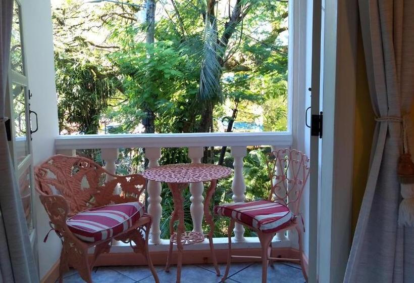 Трехместный Номер Стандарт с Балконом, Pousada Casablanca