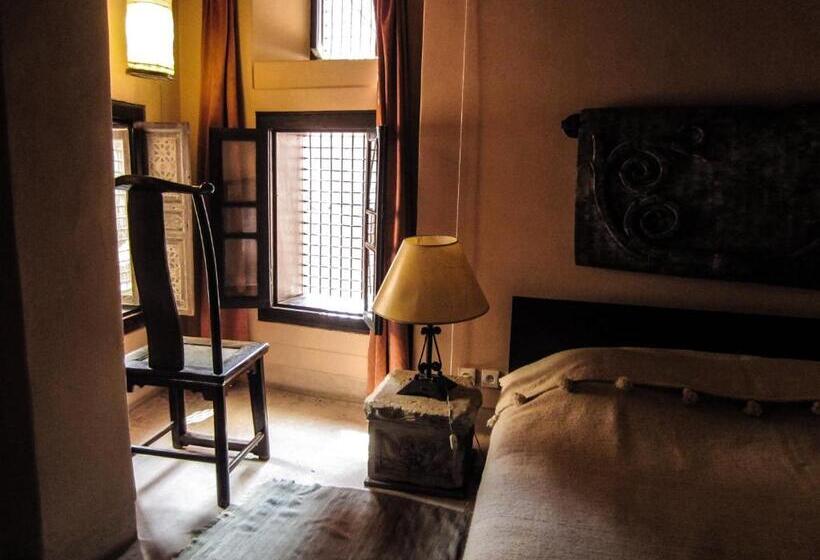 سوییت جونیور, Riyad El Cadi