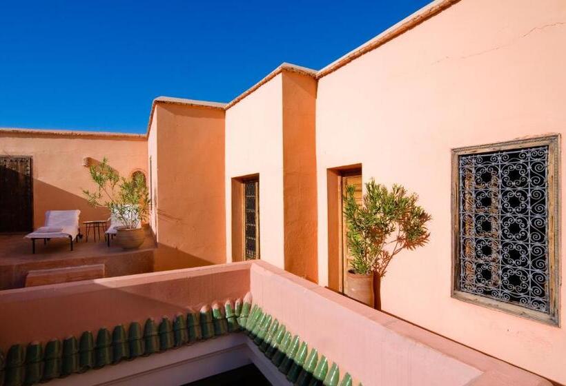 اتاق استاندارد, Riyad El Cadi