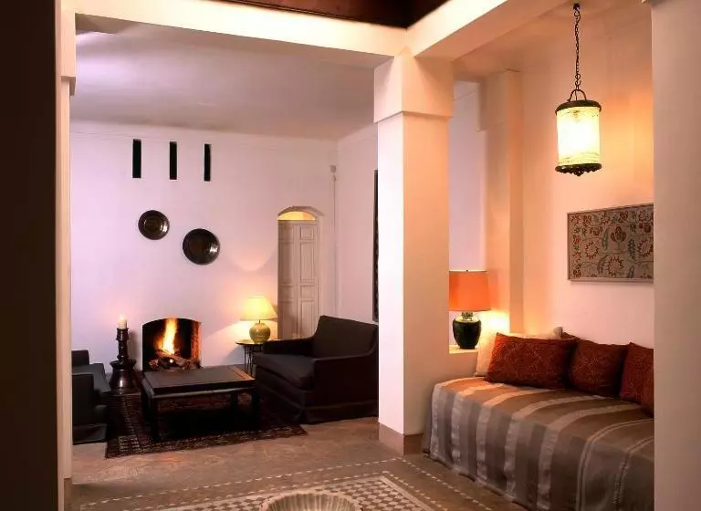 سوئیت سینیور, Riyad El Cadi