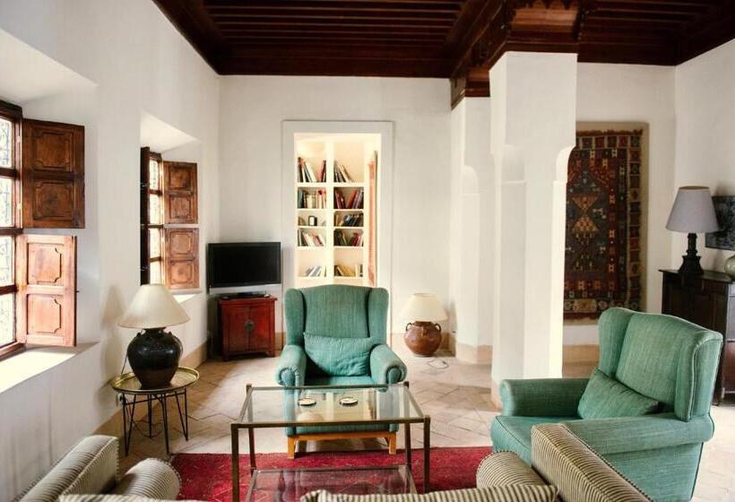 سوئیت سینیور, Riyad El Cadi