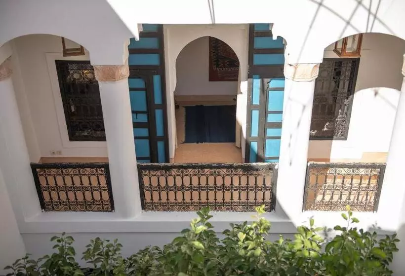 سوییت خانوادگی, Riyad El Cadi