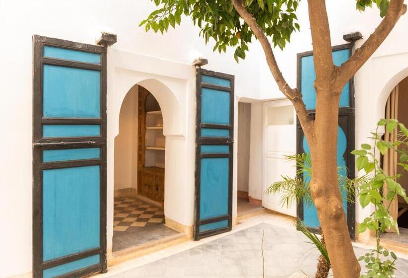 سوییت خانوادگی, Riyad El Cadi