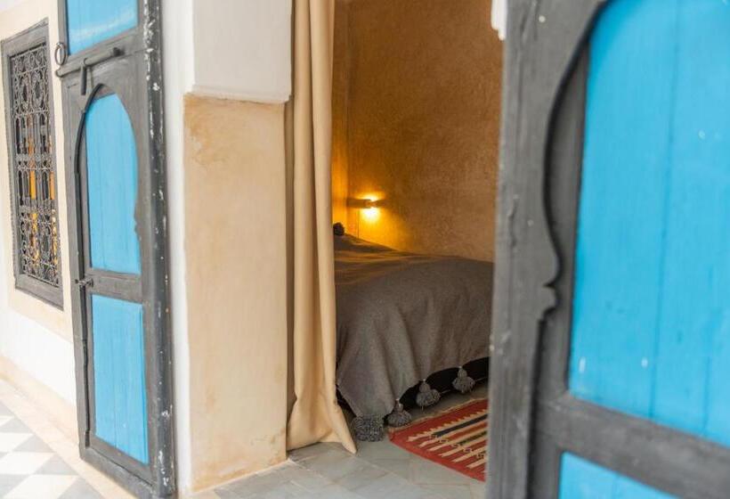 سوییت خانوادگی, Riyad El Cadi