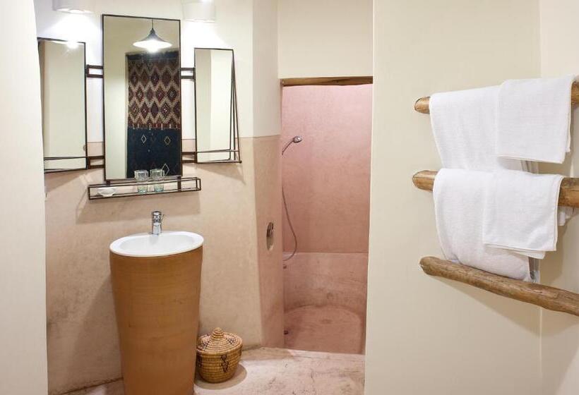 سوییت جونیور, Riyad El Cadi