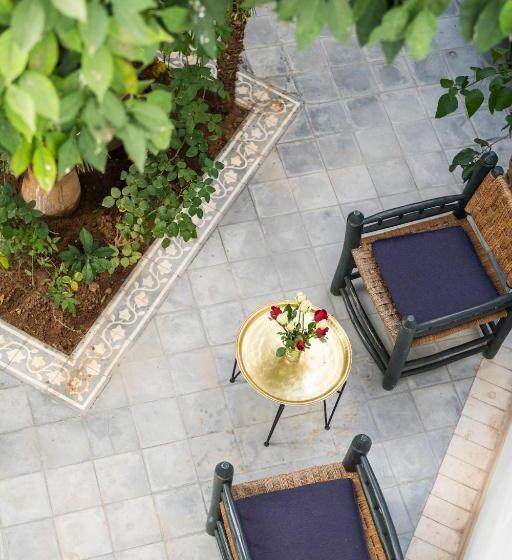 سوییت خانوادگی, Riyad El Cadi