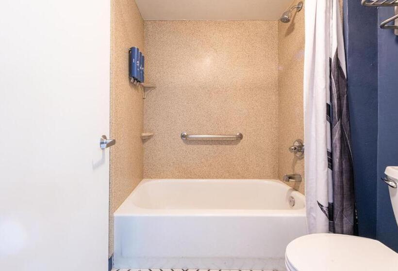 اتاق استاندارد در طبقه همکف, Sky Rock Sedona, A Tribute Portfolio