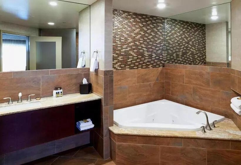 Deluxe Suite King Bed, Squire Resort At The Grand Canyon, Bw Signature Collection
