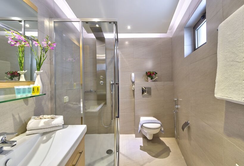 Студия Стандарт, Leonidas Hotel & Apartments