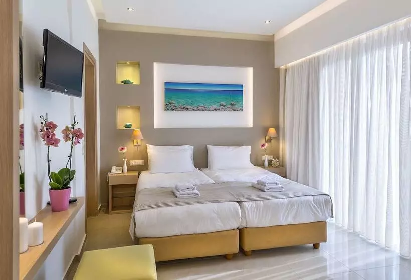 スタンダードスタジオ, Leonidas Hotel & Apartments