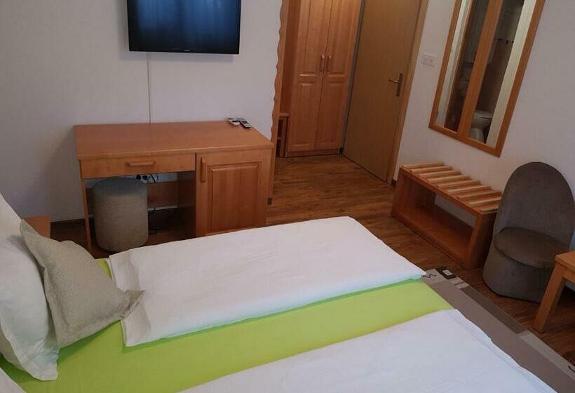 标准间, Pansion Breza