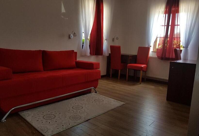 豪华三人间, Pansion Breza