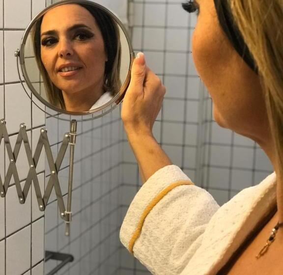 סטודיו דלוקס, B&b La Corte