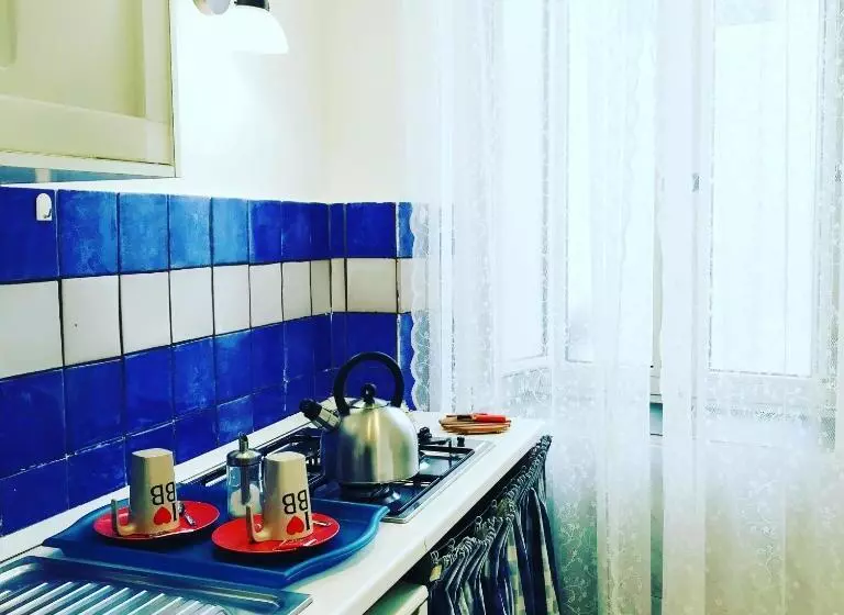 デラックススタジオ, B&b La Corte