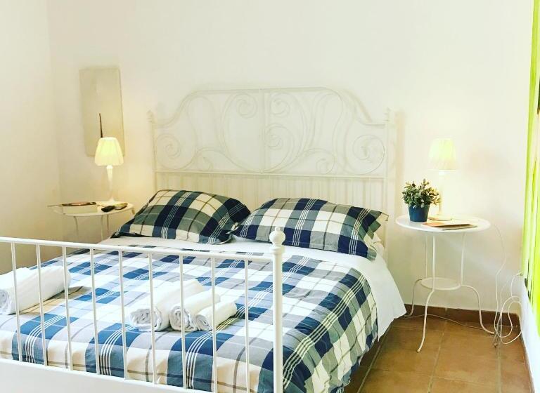 חדר אקונומי, B&b La Corte