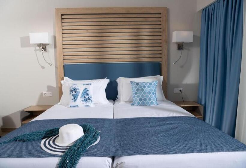 豪华三人间, Elounda Breeze Resort   All Inclusive