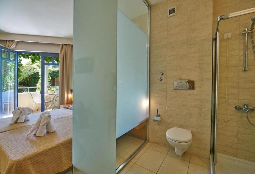 غرفة قياسية مطلّة علي الحديقة, Eva Bay Hotel On The Beach   Adults Only