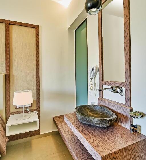 غرفة سوبيريور مزودة بشرفة, Eva Bay Hotel On The Beach   Adults Only