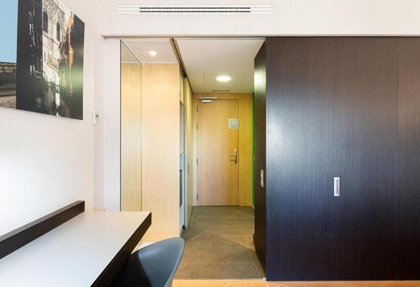 غرفة قياسية, Barceló Valencia