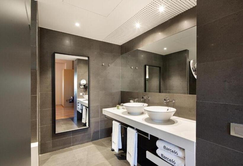 جناح جونيور, Barceló Valencia