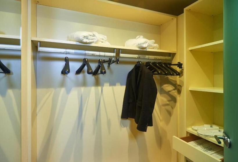 패밀리 스위트, Cruise