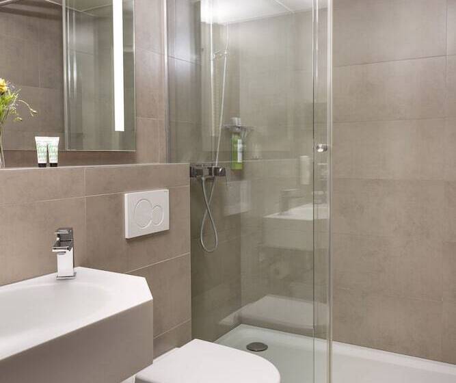 스탠다드 룸, Everness Hotel & Resort