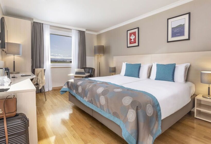 Семейный Номер, Everness Hotel & Resort