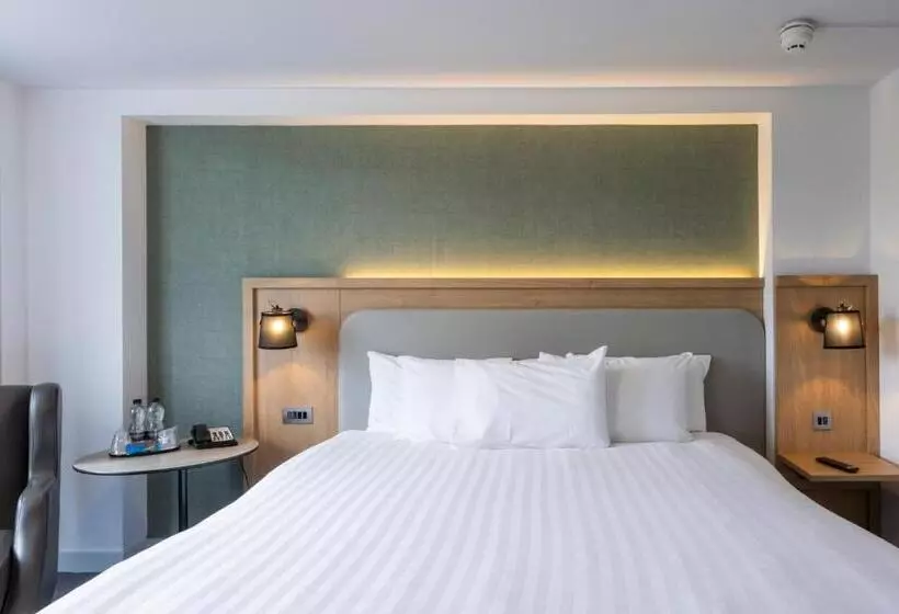 اتاق استاندارد با تخت بزرگ, Holiday Inn Milton Keynes Central, An Ihg