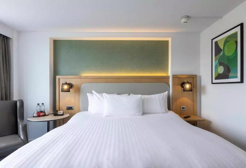 اتاق استاندارد با تخت بزرگ, Holiday Inn Milton Keynes Central, An Ihg