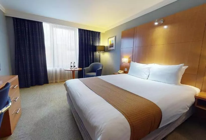 اتاق استاندارد با تخت بزرگ, Holiday Inn Milton Keynes Central, An Ihg
