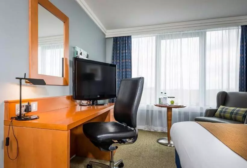 اتاق استاندارد با تخت بزرگ, Holiday Inn Milton Keynes Central, An Ihg